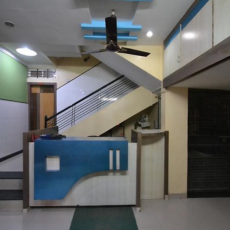 Hotel Madhava Shirdi Exterior photo