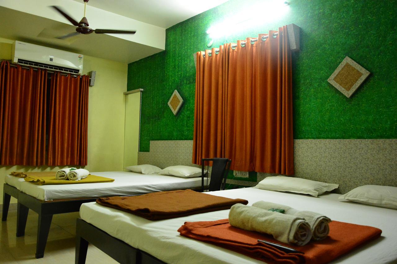 Hotel Madhava Shirdi Exterior photo