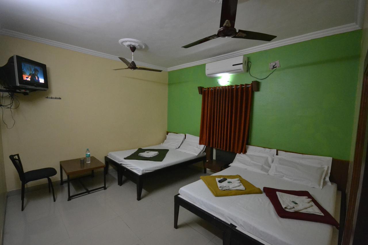 Hotel Madhava Shirdi Exterior photo
